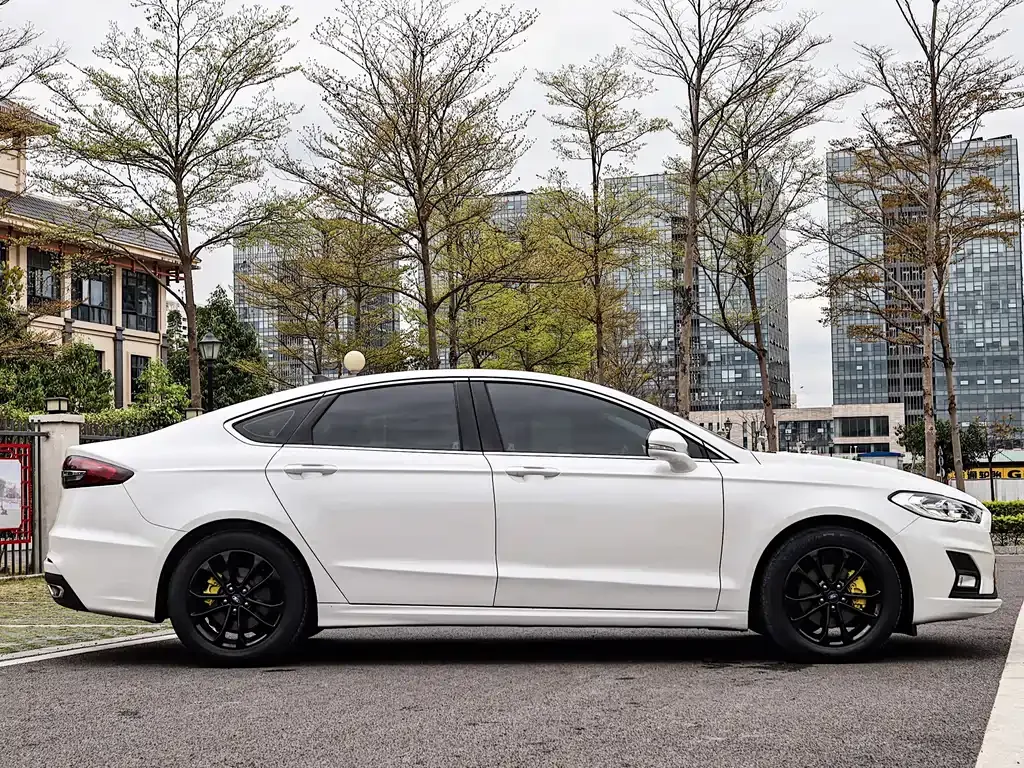 Ford Mondeo 2021 из CN, фото 6