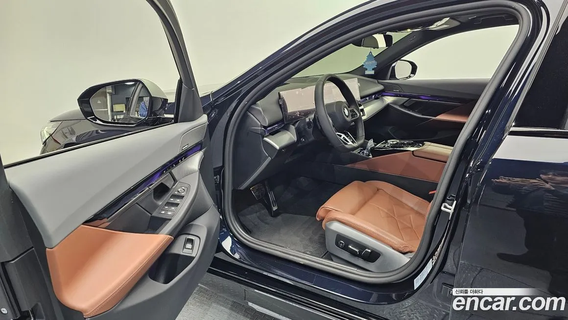 BMW 5-Series 2025 из KR, фото 9