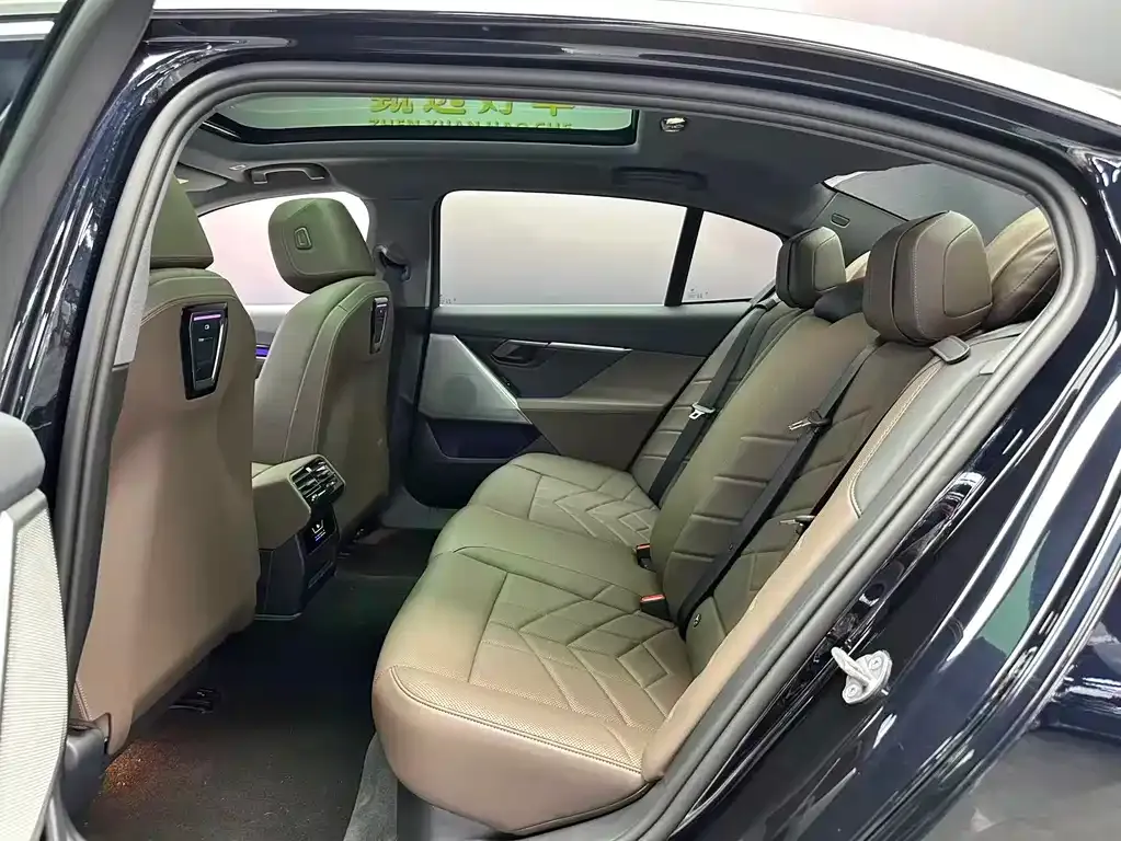 BMW i5 2024 из CN, фото 8