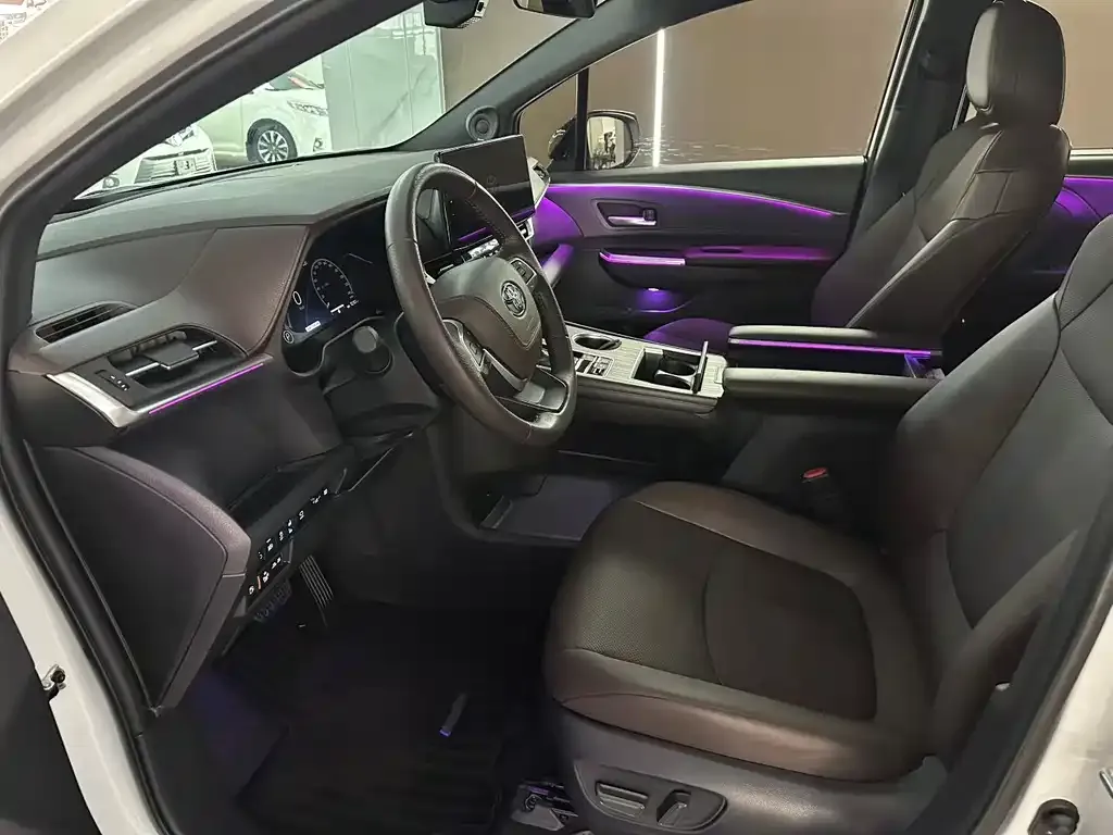Toyota Granvia 2025 из CN, фото 2