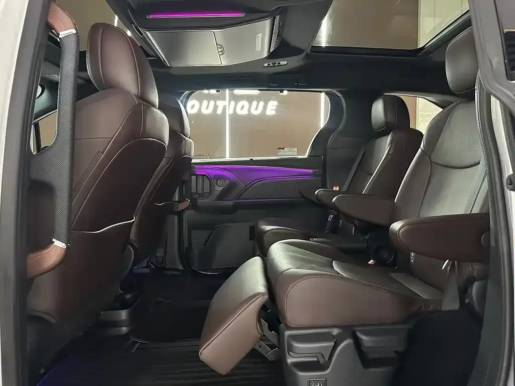 Toyota Granvia 2025 из CN, фото 4