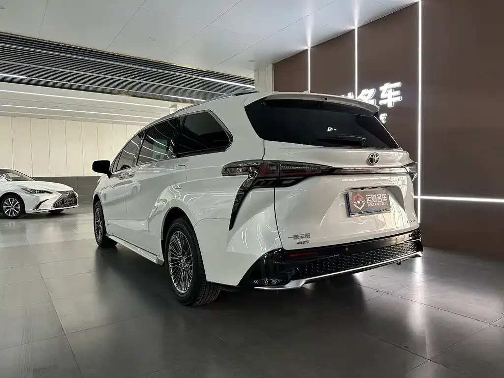 Toyota Granvia 2025 из CN, фото 8