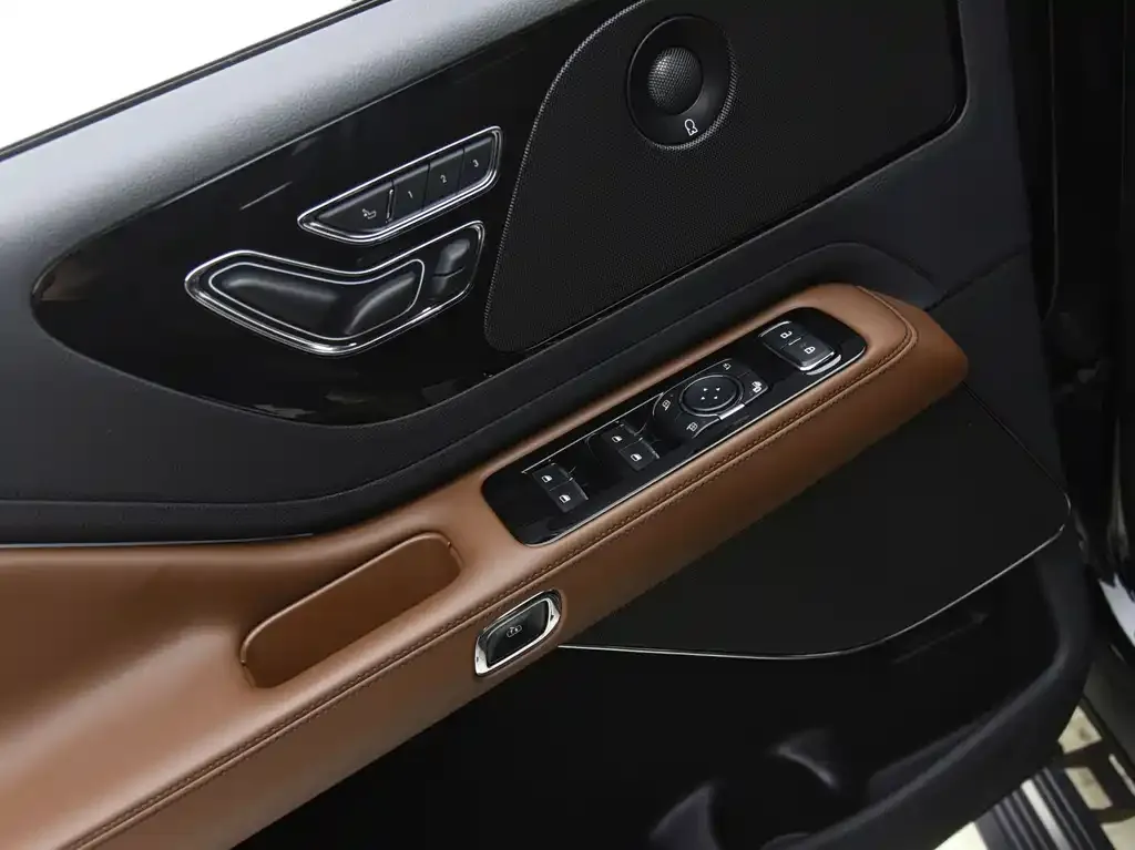 Lincoln Aviator — фото 9