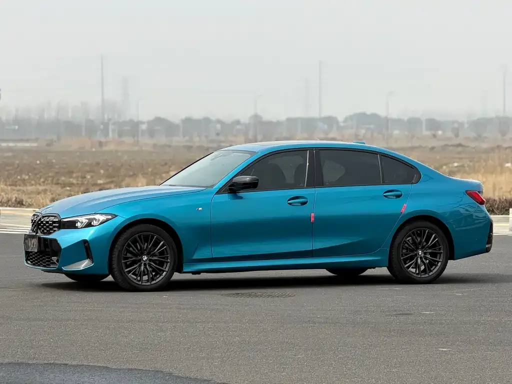 BMW 3 Series 2023 из CN, фото 1