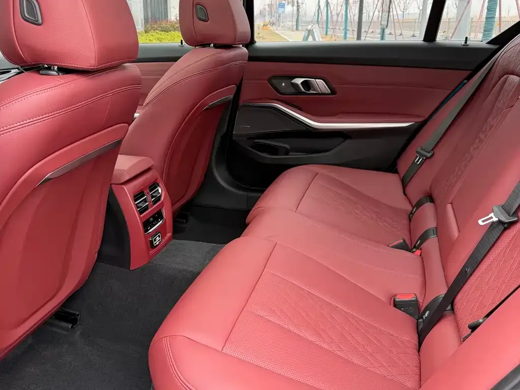 BMW 3 Series 2023 из CN, фото 3