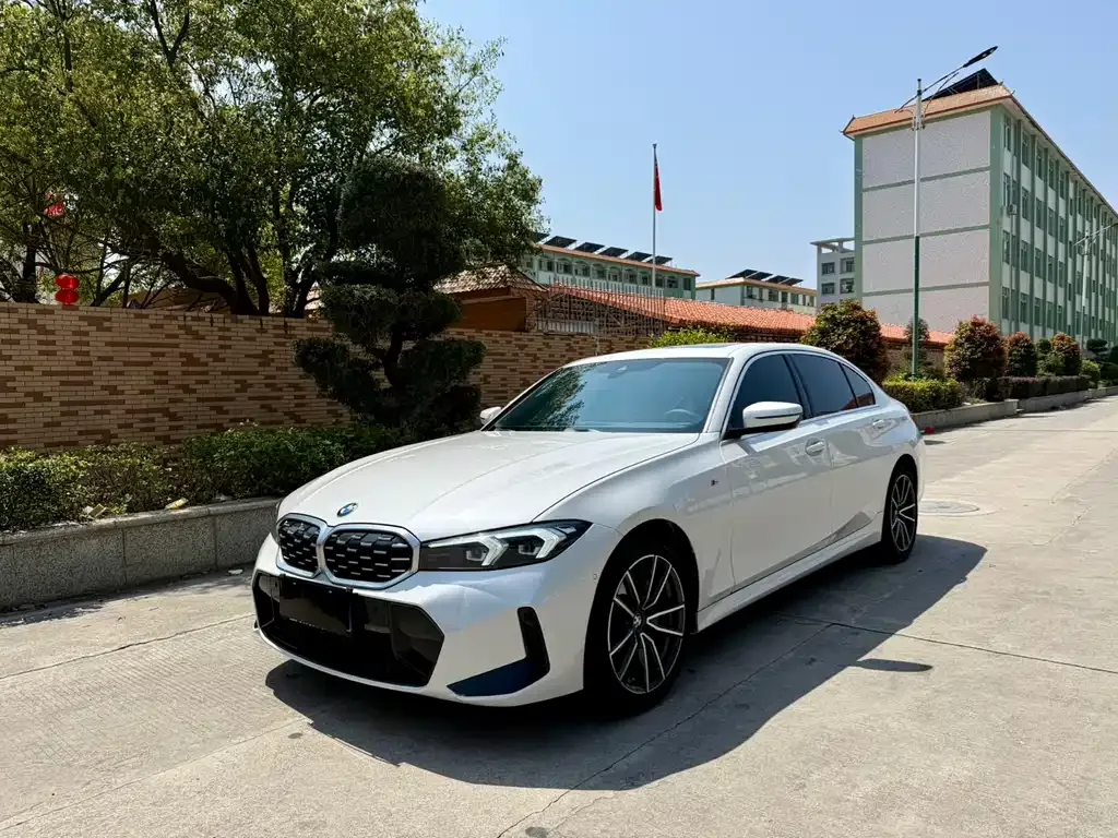 BMW 3 Series 2024 из CN, фото 1