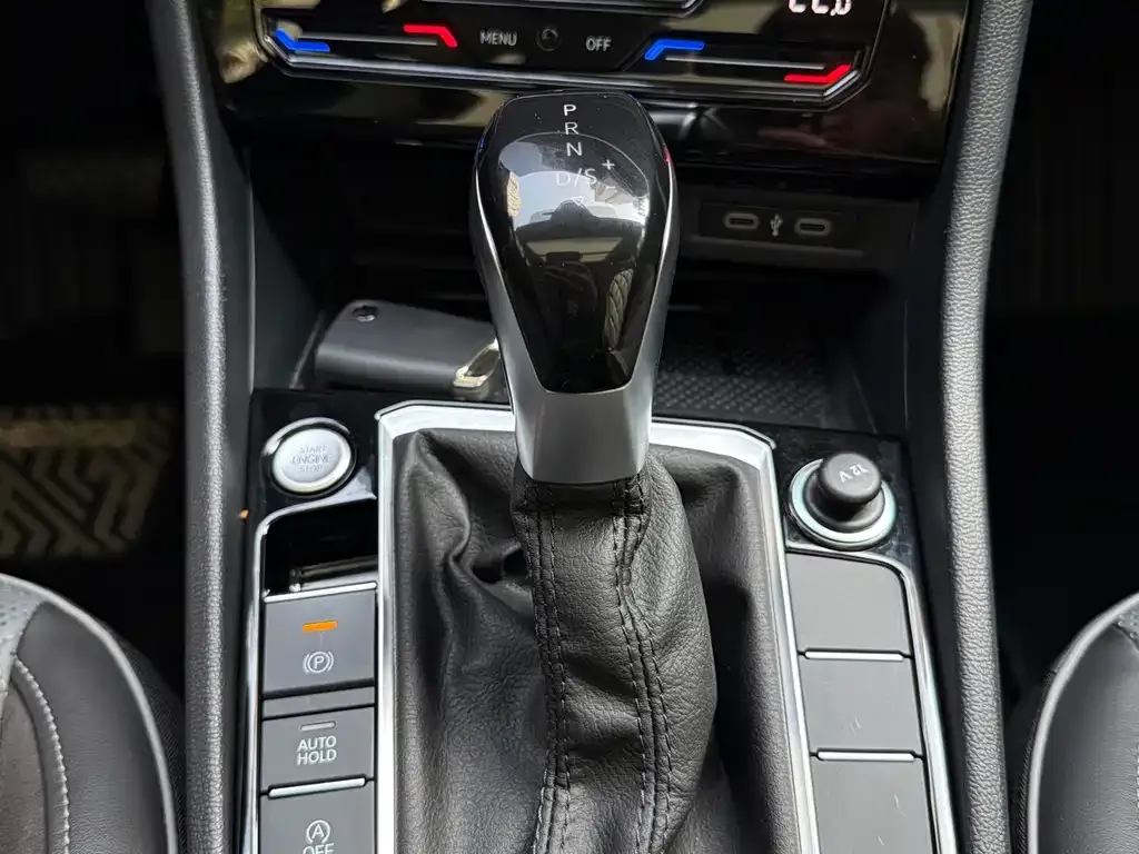 Volkswagen Sagitar 2024 из CN, фото 2