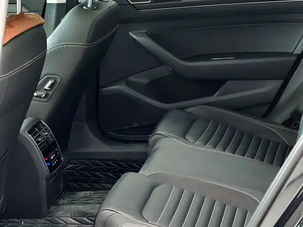 Volkswagen Magotan 2022 из CN, фото 6