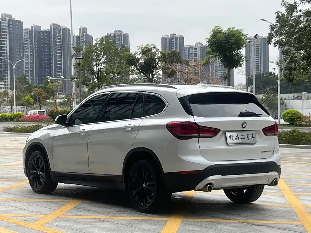 BMW X1 — фото 5
