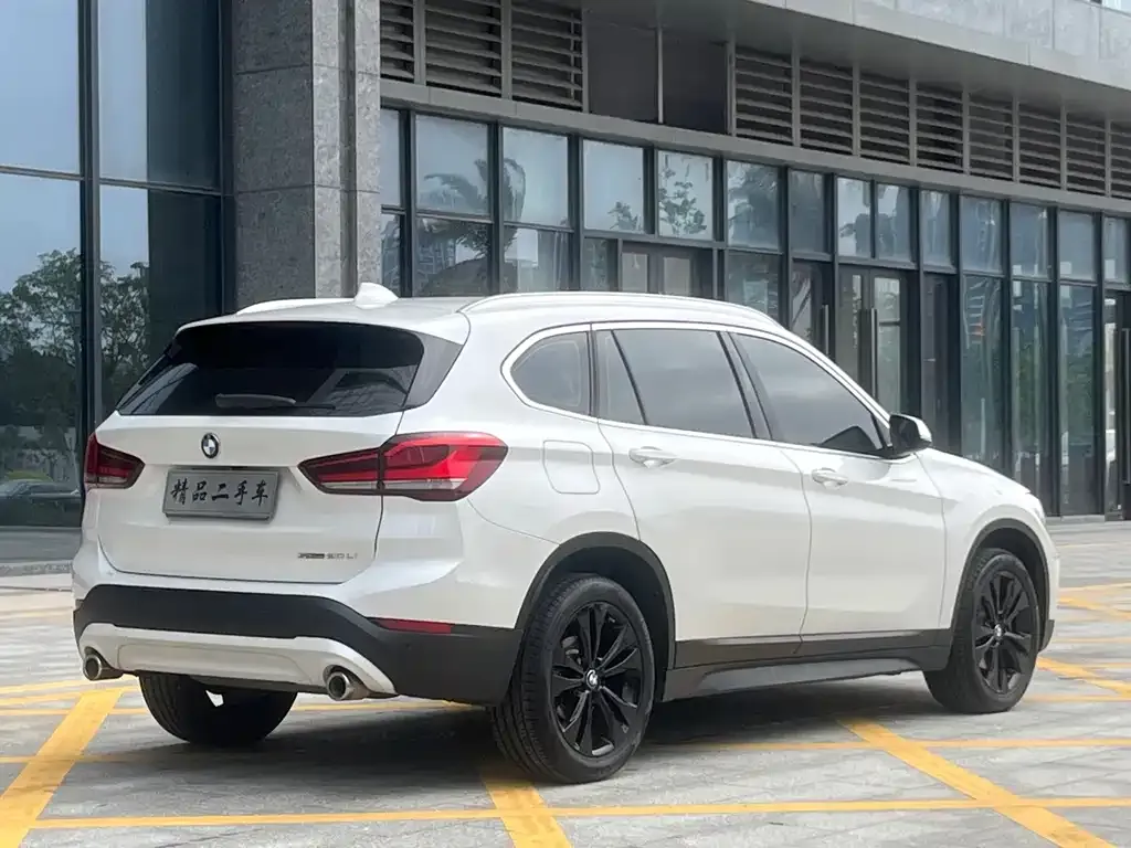 BMW X1 — фото 9