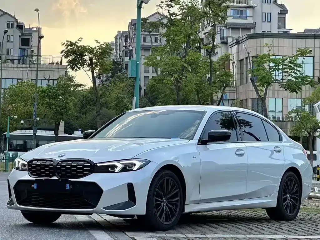 BMW 3 Series — фото 1