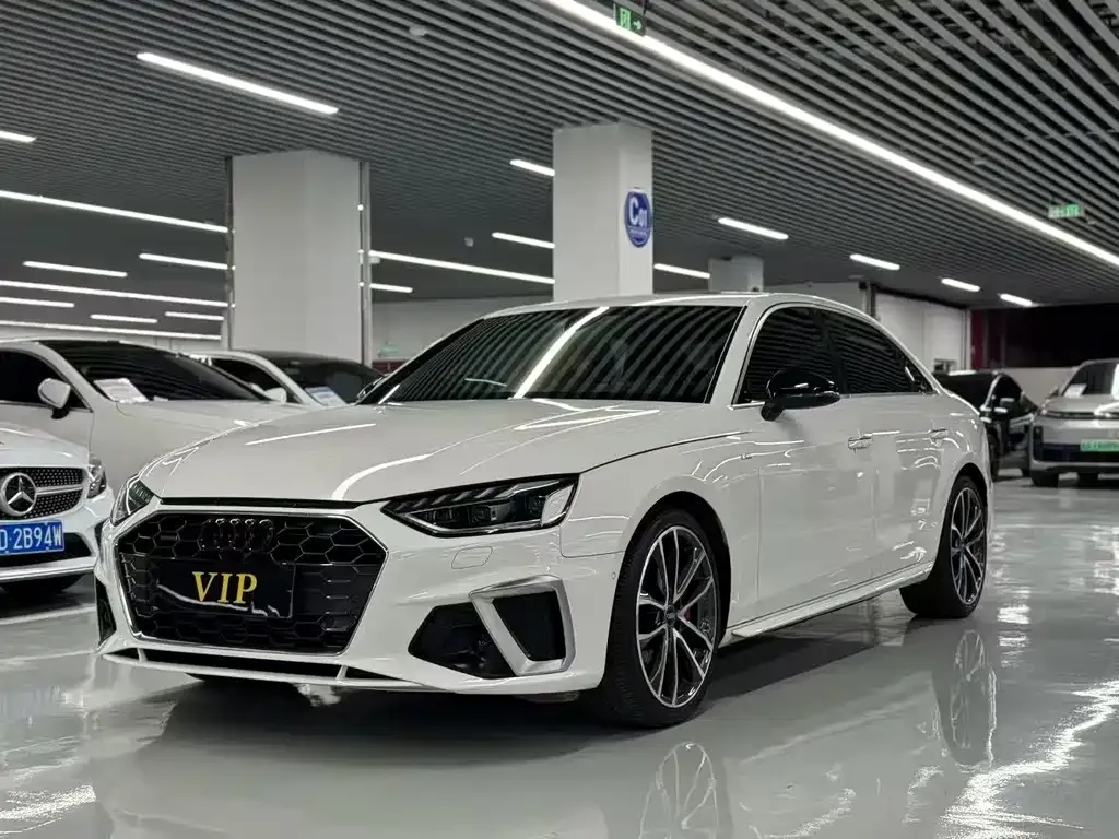 Audi A4L 2021 из CN, фото 1