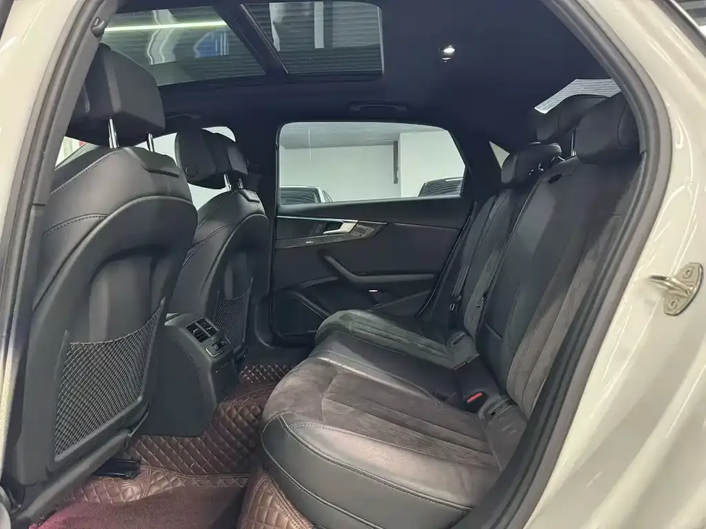 Audi A4L 2021 из CN, фото 2