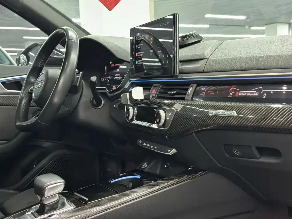 Audi A4L 2021 из CN, фото 9