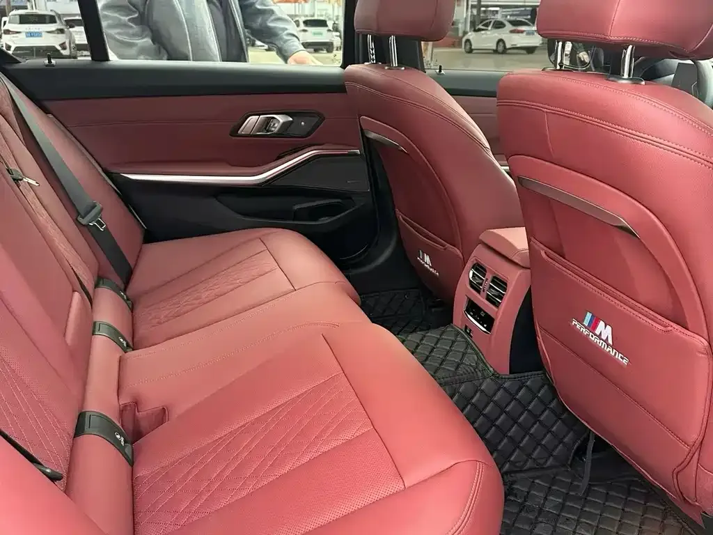 BMW 3 Series 2024 из CN, фото 7