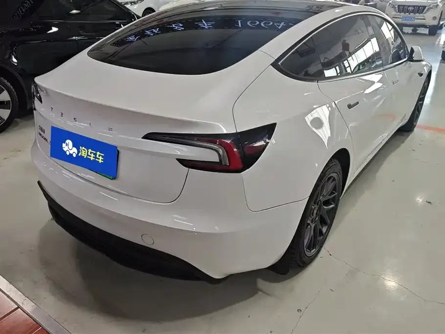 Tesla Model 3 — фото 2