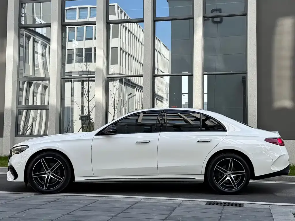 Mercedes-Benz E-Class (Import) — фото 5