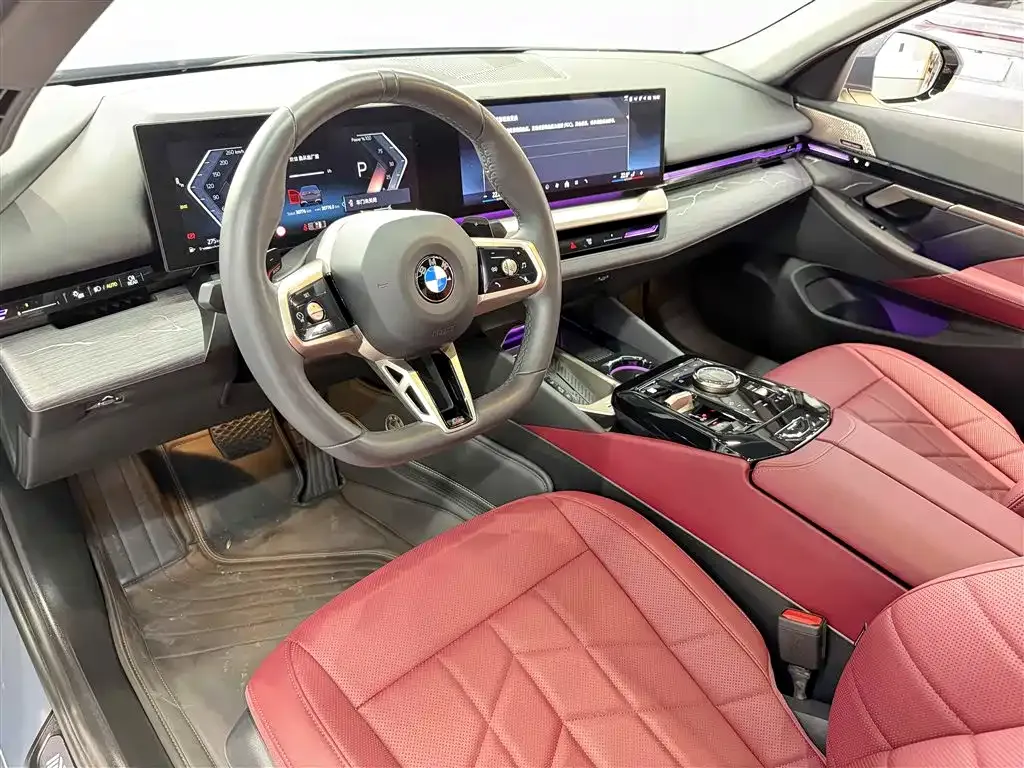 BMW 5 Series 2024 из CN, фото 10