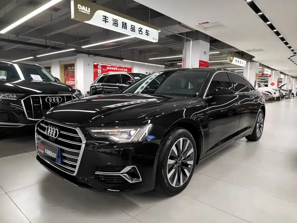 Audi A6L — фото 1
