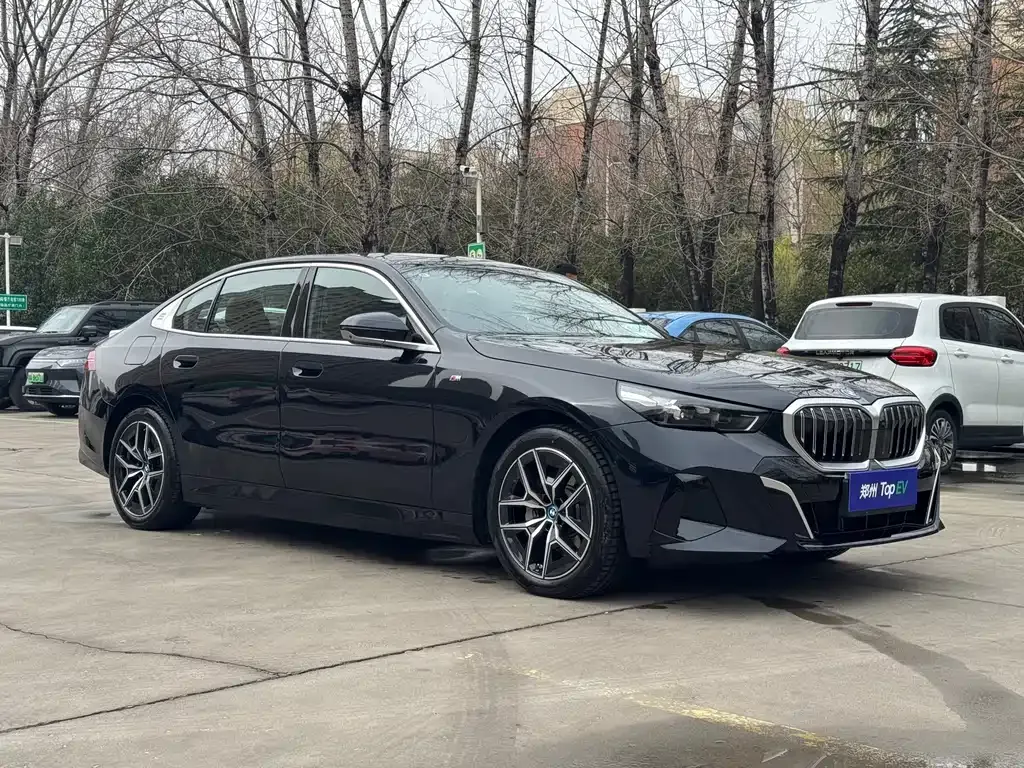BMW i5 — фото 5