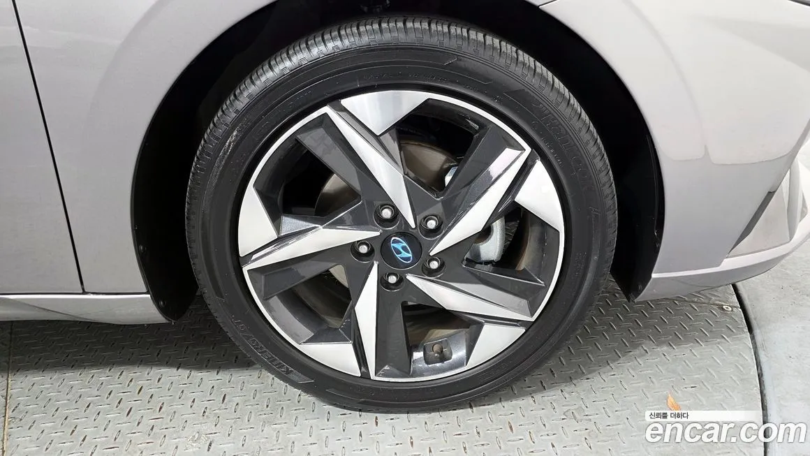 Hyundai AVANTE — фото 3