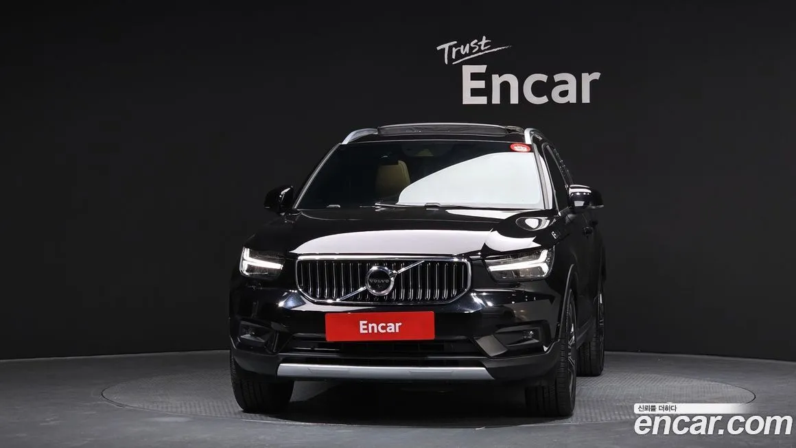 Volvo XC40 — фото 3
