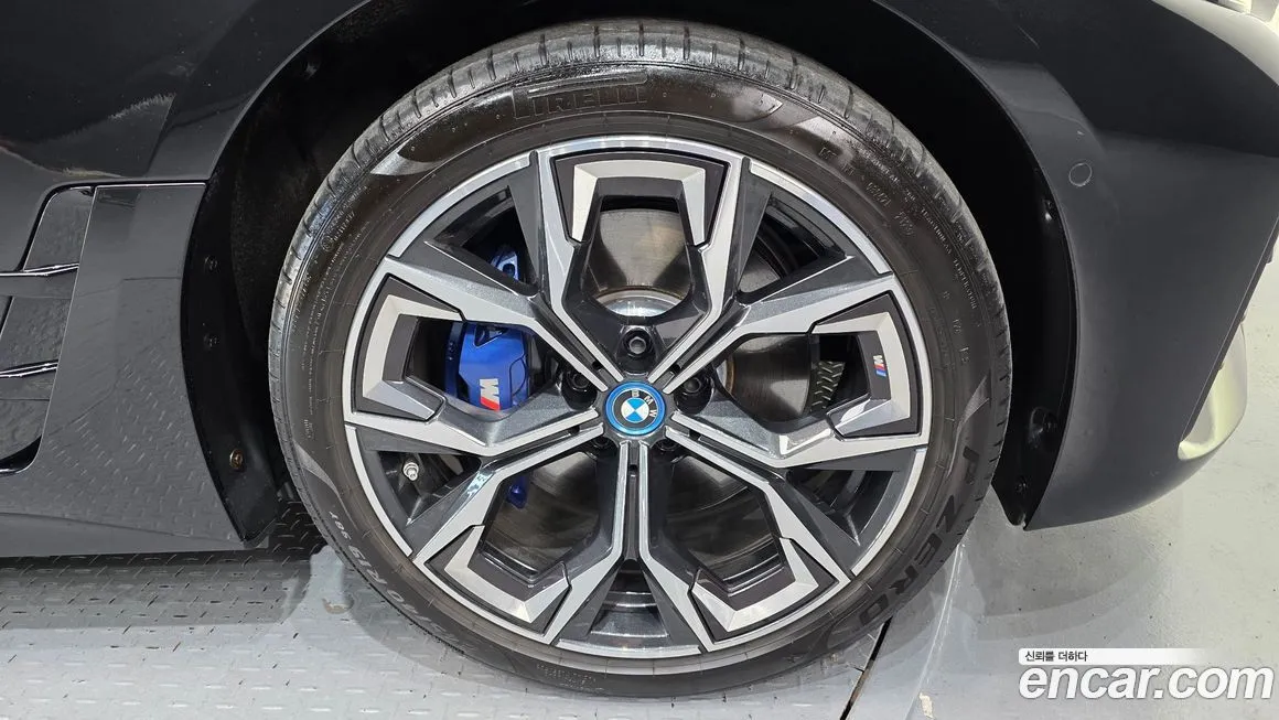 BMW i4 — фото 2