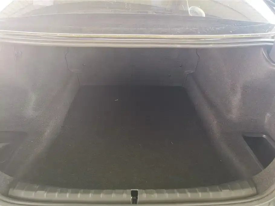 BMW 5 Series 2023 из CN, фото 4