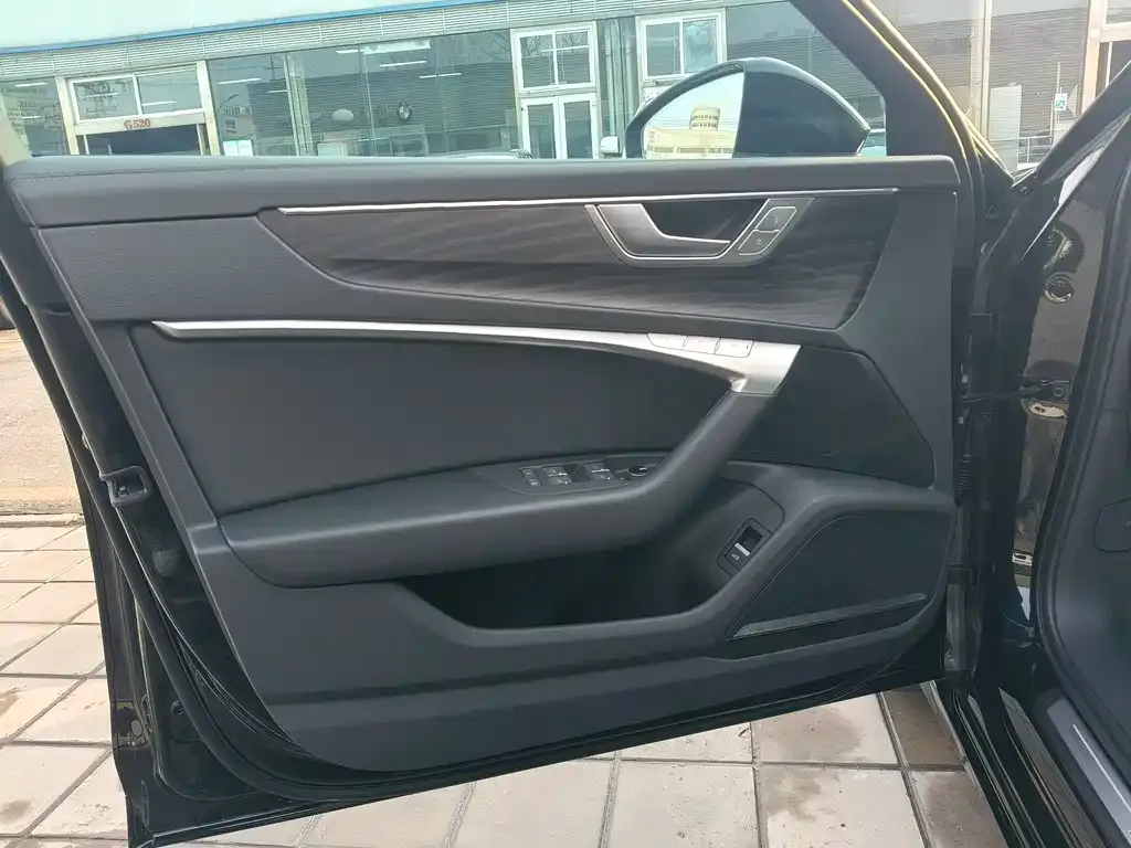 Audi A6L 2025 из CN, фото 2
