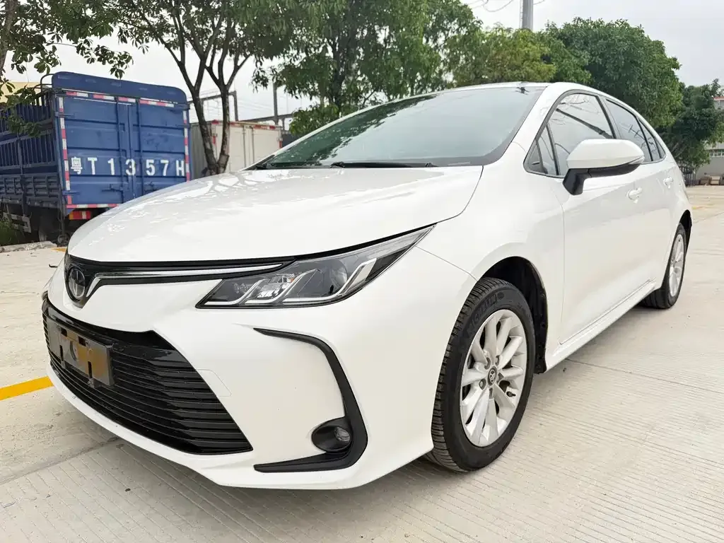 Toyota Corolla — фото 1