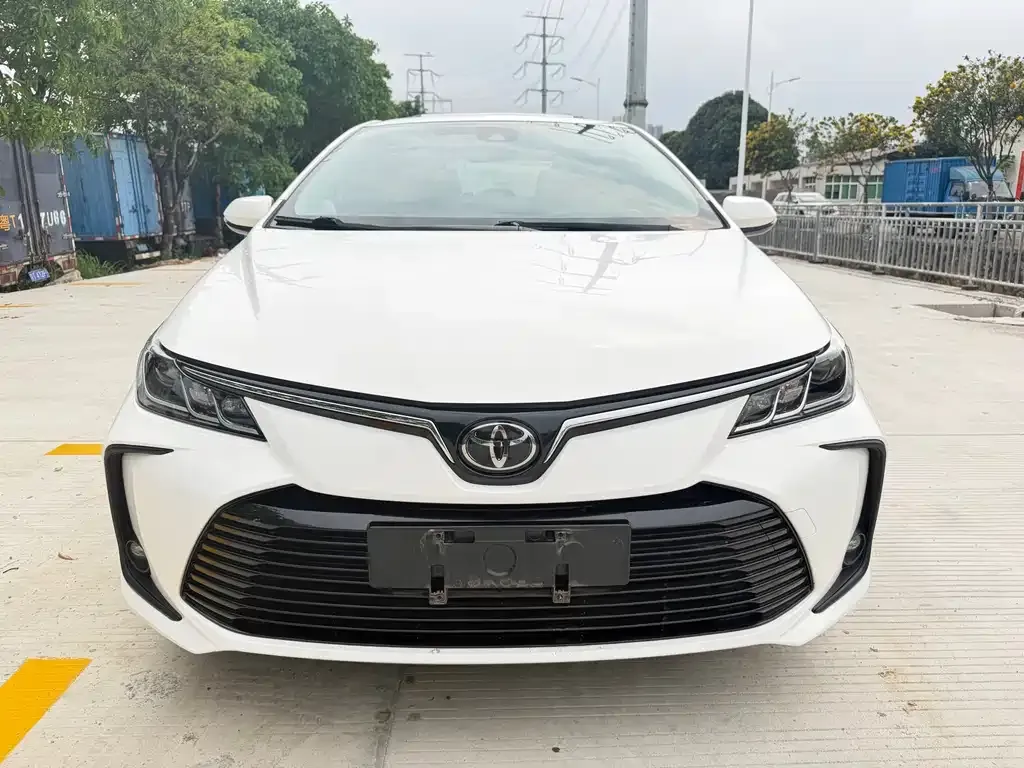 Toyota Corolla — фото 4