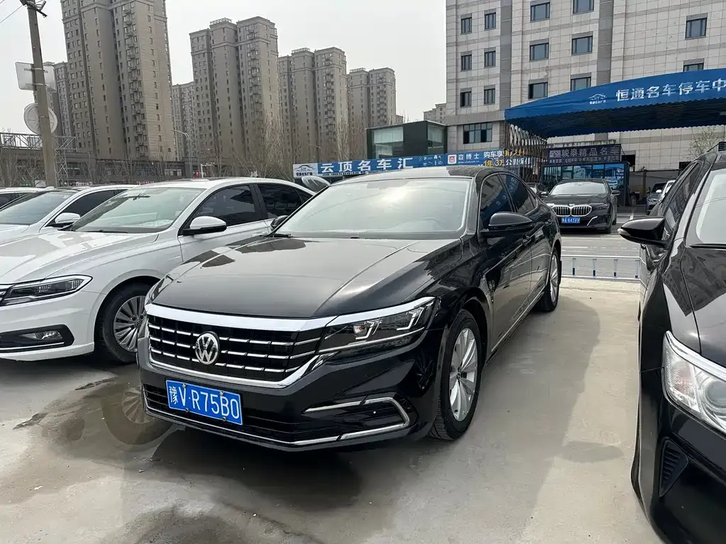 Volkswagen Passat — фото 8