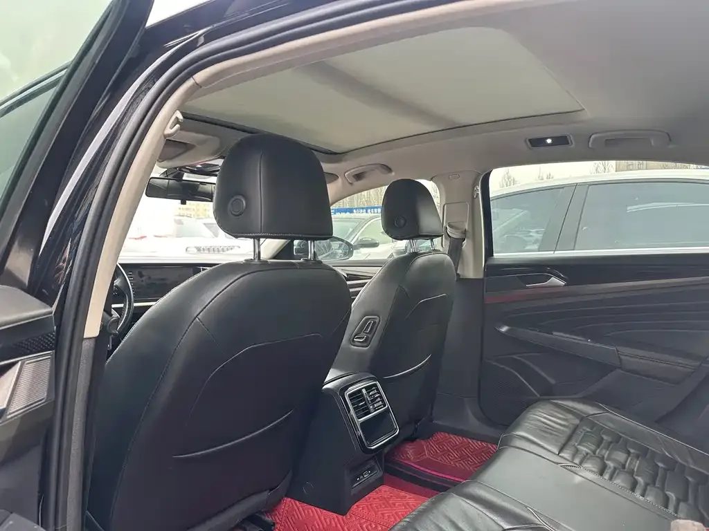 Volkswagen Passat — фото 7