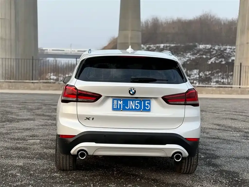 BMW X1 — фото 10