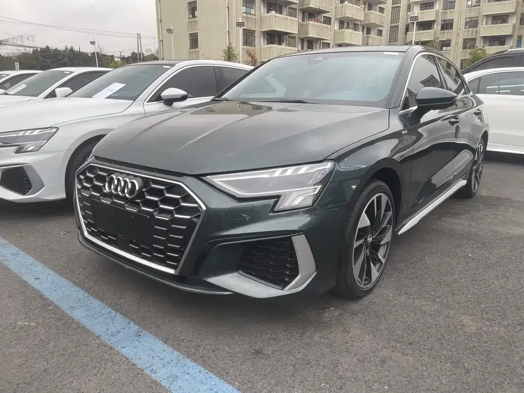 Audi A3 2024 из CN, фото 1