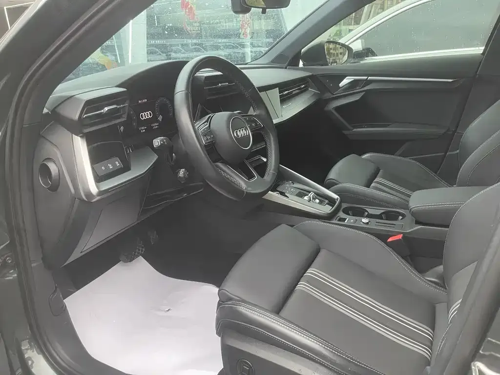 Audi A3 2024 из CN, фото 2