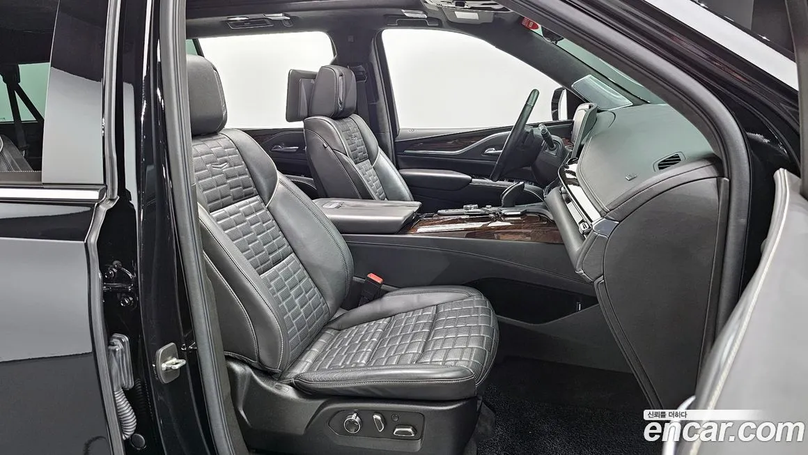Cadillac Escalade 2022 из KR, фото 9