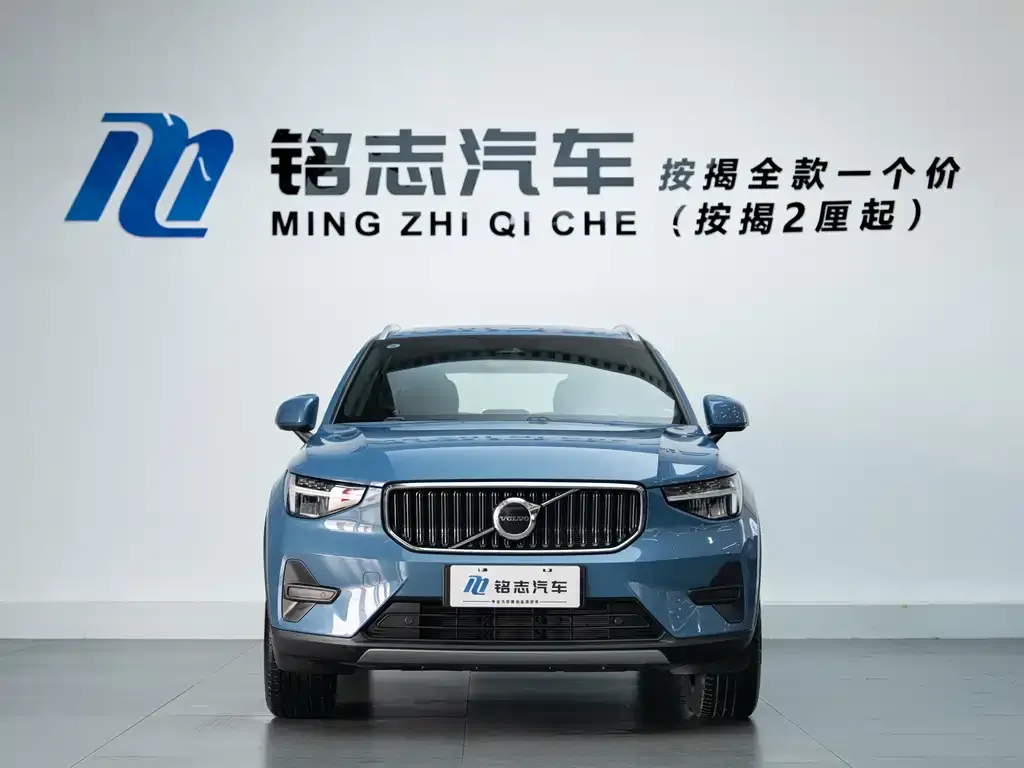 Volvo XC40 — фото 2
