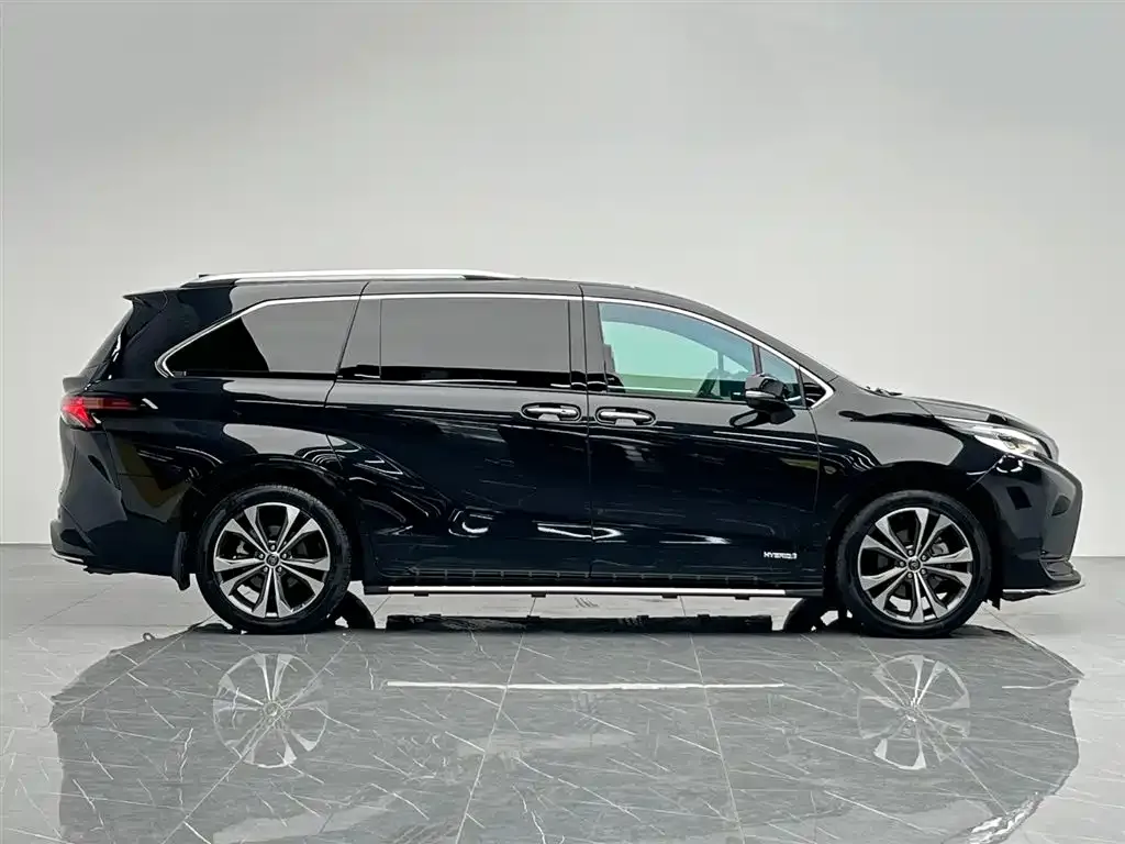 Toyota Granvia 2023 из CN, фото 3