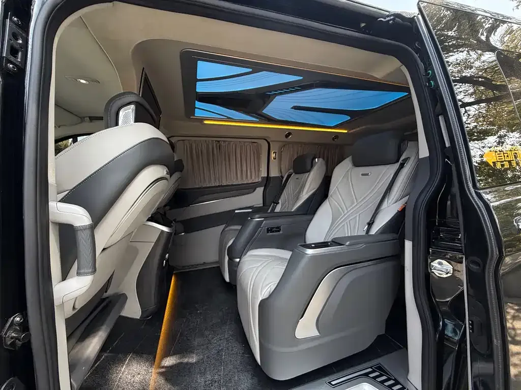 Ford Tourneo — фото 7