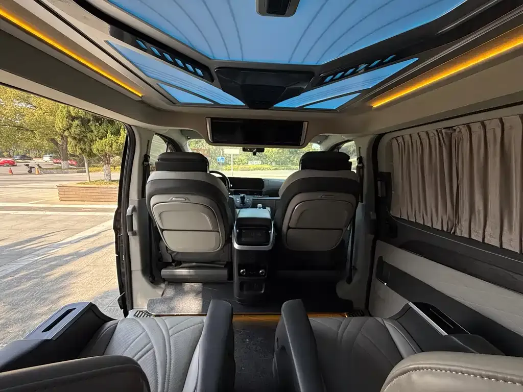 Ford Tourneo — фото 5