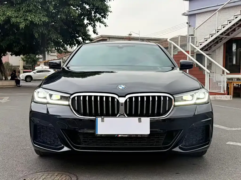 BMW 5 Series — фото 9