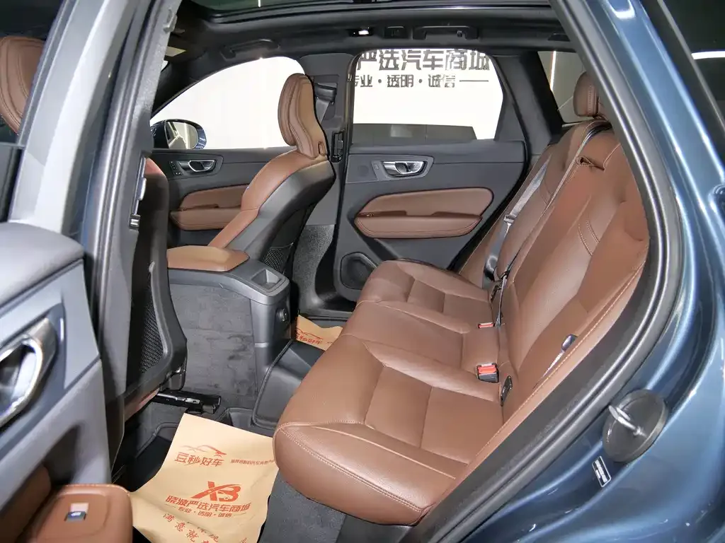 Volvo XC60 PHEV 2025 из CN, фото 9