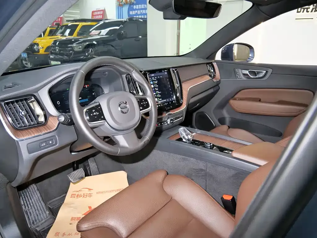Volvo XC60 PHEV 2025 из CN, фото 10