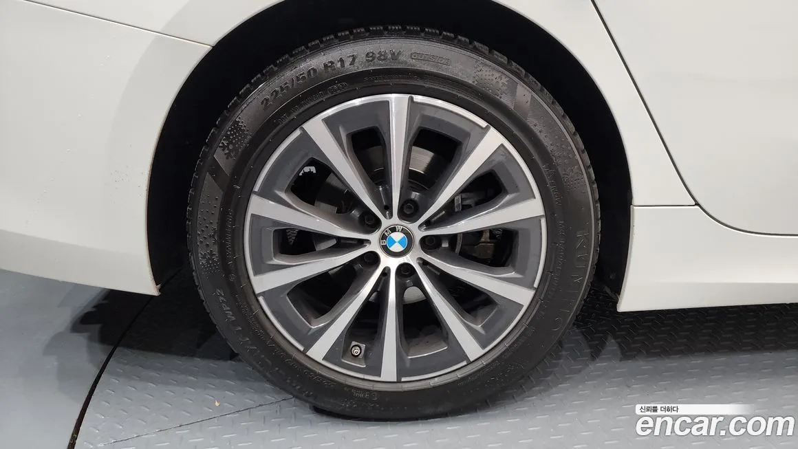 BMW 3-Series 2023 из KR, фото 5