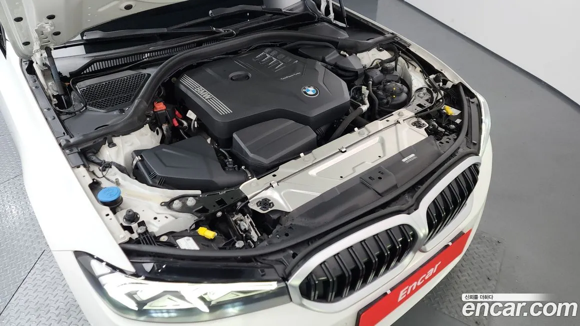 BMW 3-Series 2023 из KR, фото 10