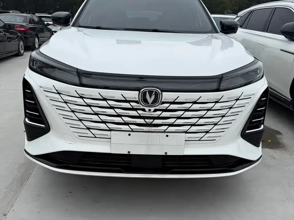 Changan CS75PLUS 2024 из CN, фото 2