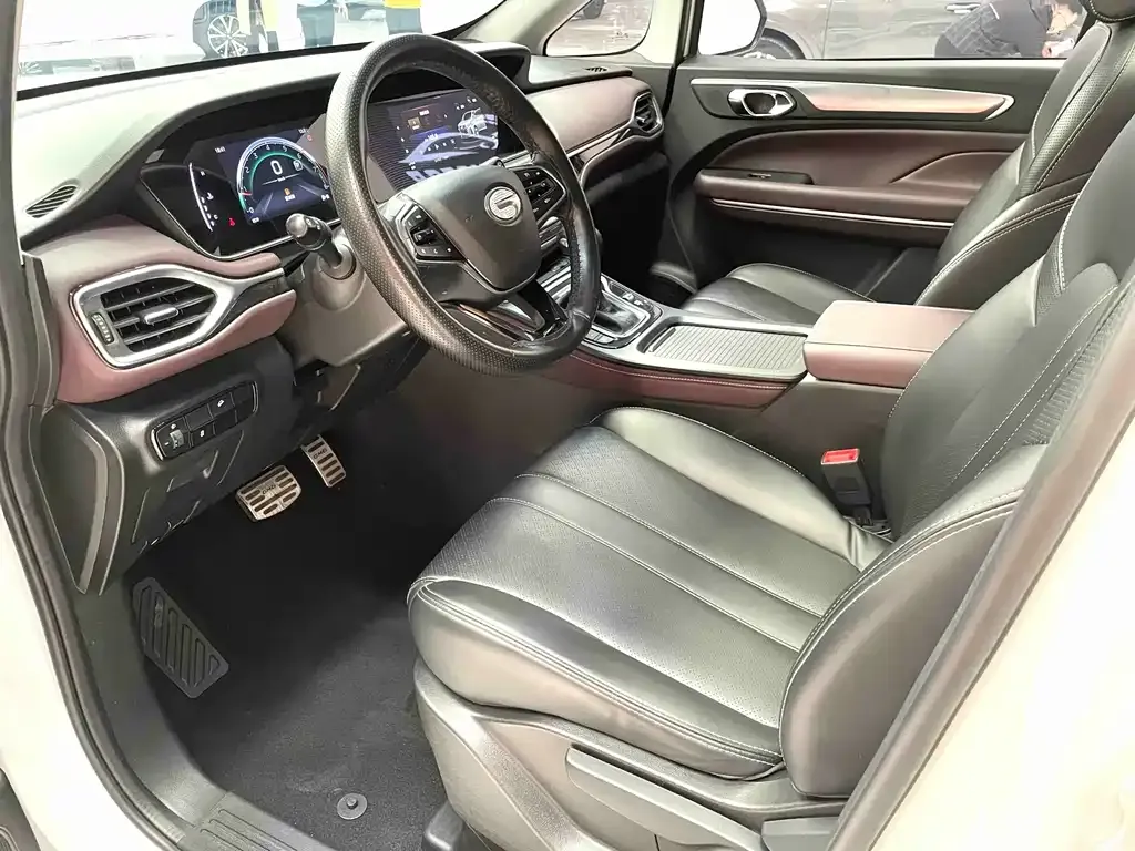 GAC Motor Trumpchi M6 — фото 10