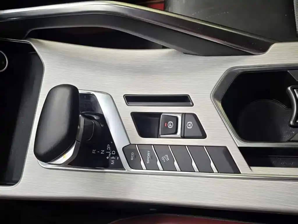 Geely Binyue — фото 10