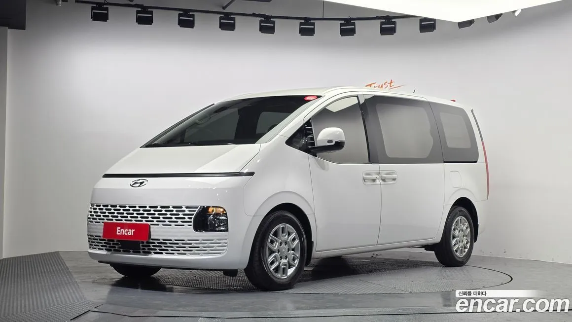 Hyundai Staria